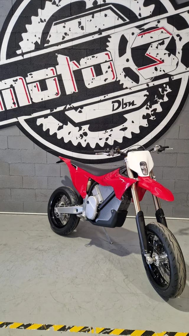 Stark Varg SM Supermoto 2026